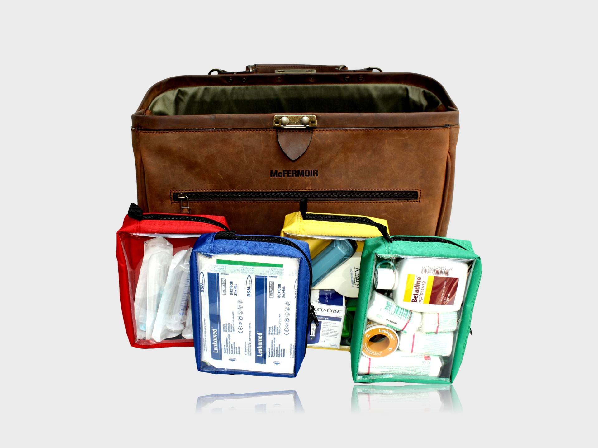 Set van 4 gekleurde polyester tasjes met venster voor in dokterstas