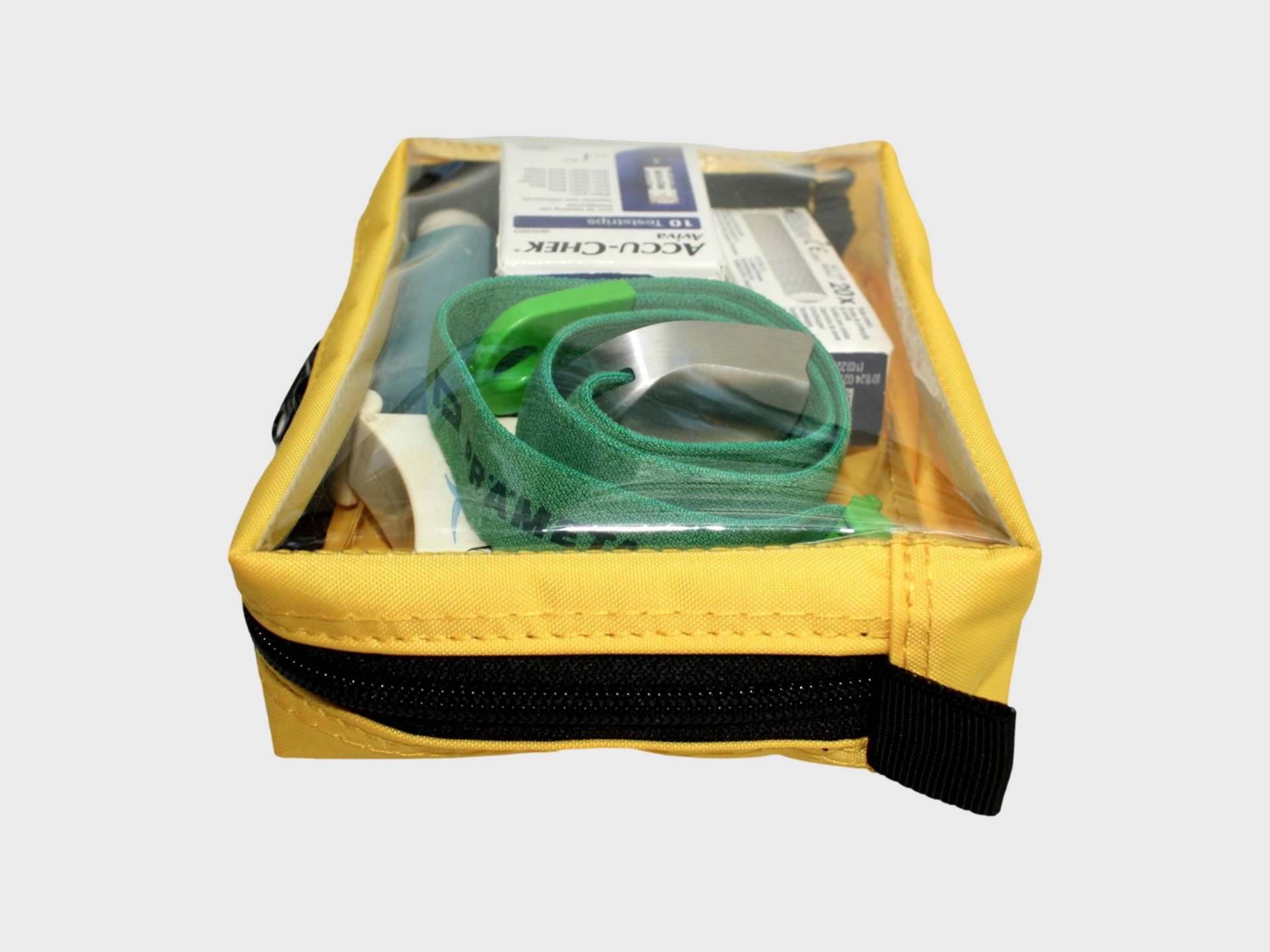 7485 Set van 4 gekleurde polyester tasjes met venster voor in dokterstas clipped rev 1