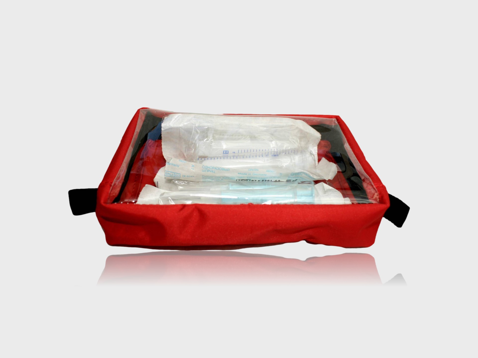 7486 Set van 4 gekleurde polyester tasjes met venster voor in dokterstas scaled clipped rev 1