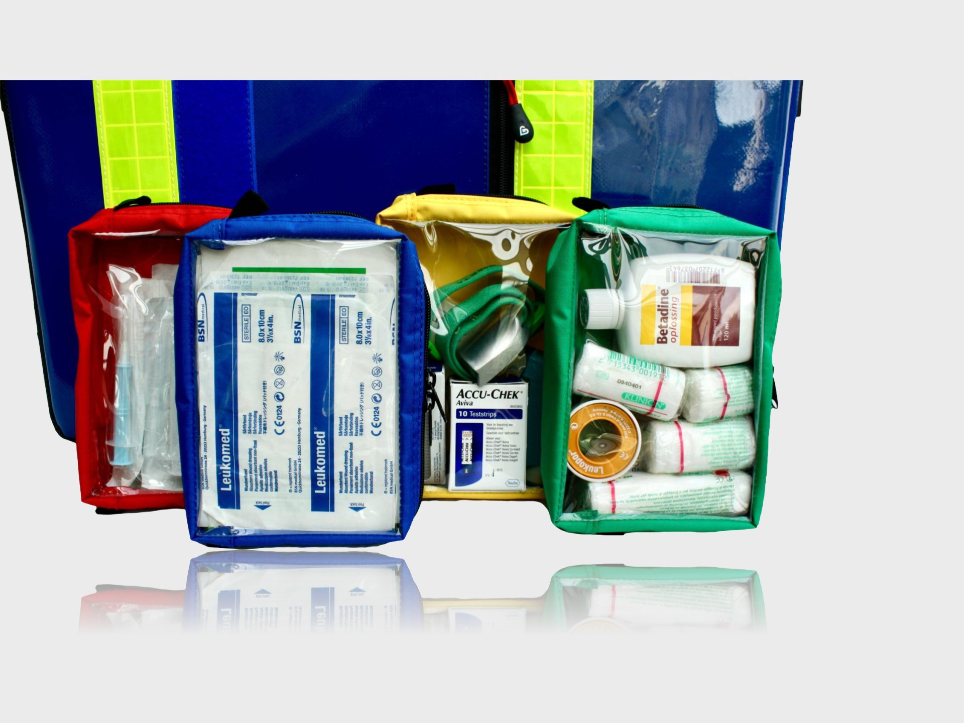 7629 Set van 4 gekleurde polyester tasjes met venster voor in dokterstas scaled clipped rev 1