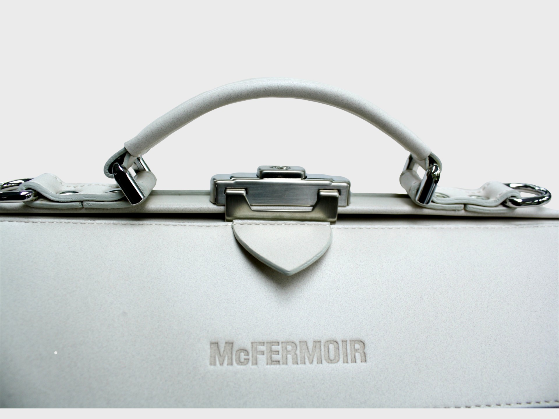 McFermoir Mycelium dokterstas A4 close up2