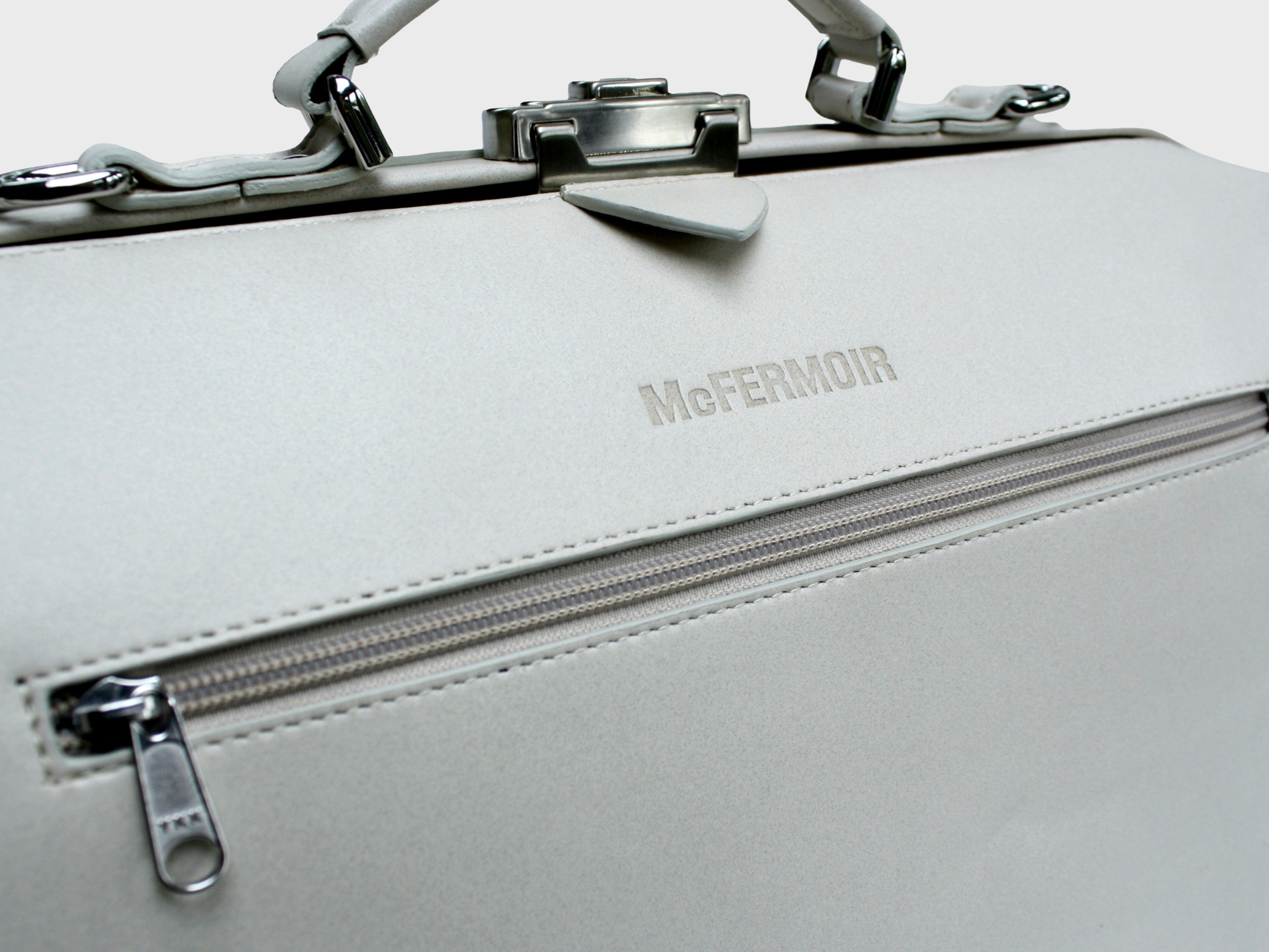 McFermoir dokterstas A4 close up