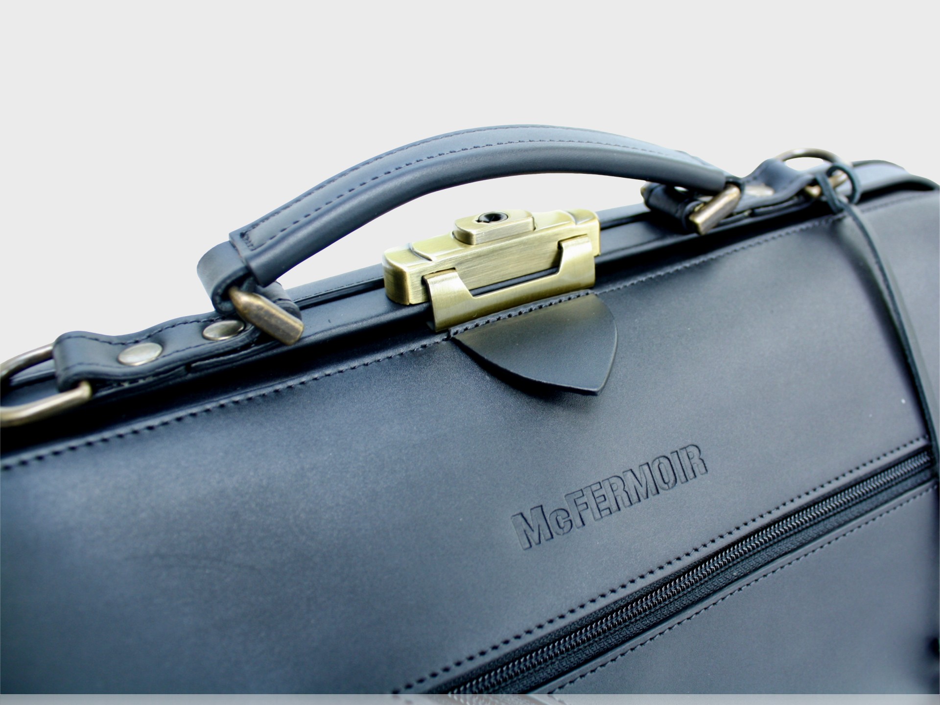 McFermoirWoutZwartbasiccloseup