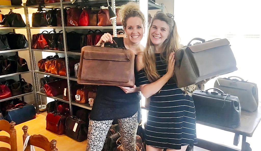 tevreden klanten in showroom dokterstassen tevreden klanten in showroom dokterstassen