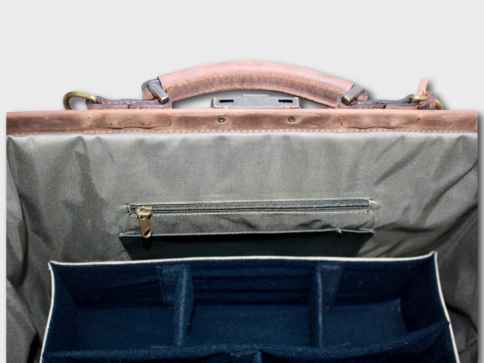 McFermoir Arzttasche A4 Wout 133014-73 Dark Brown mit Ranger – Bild 33