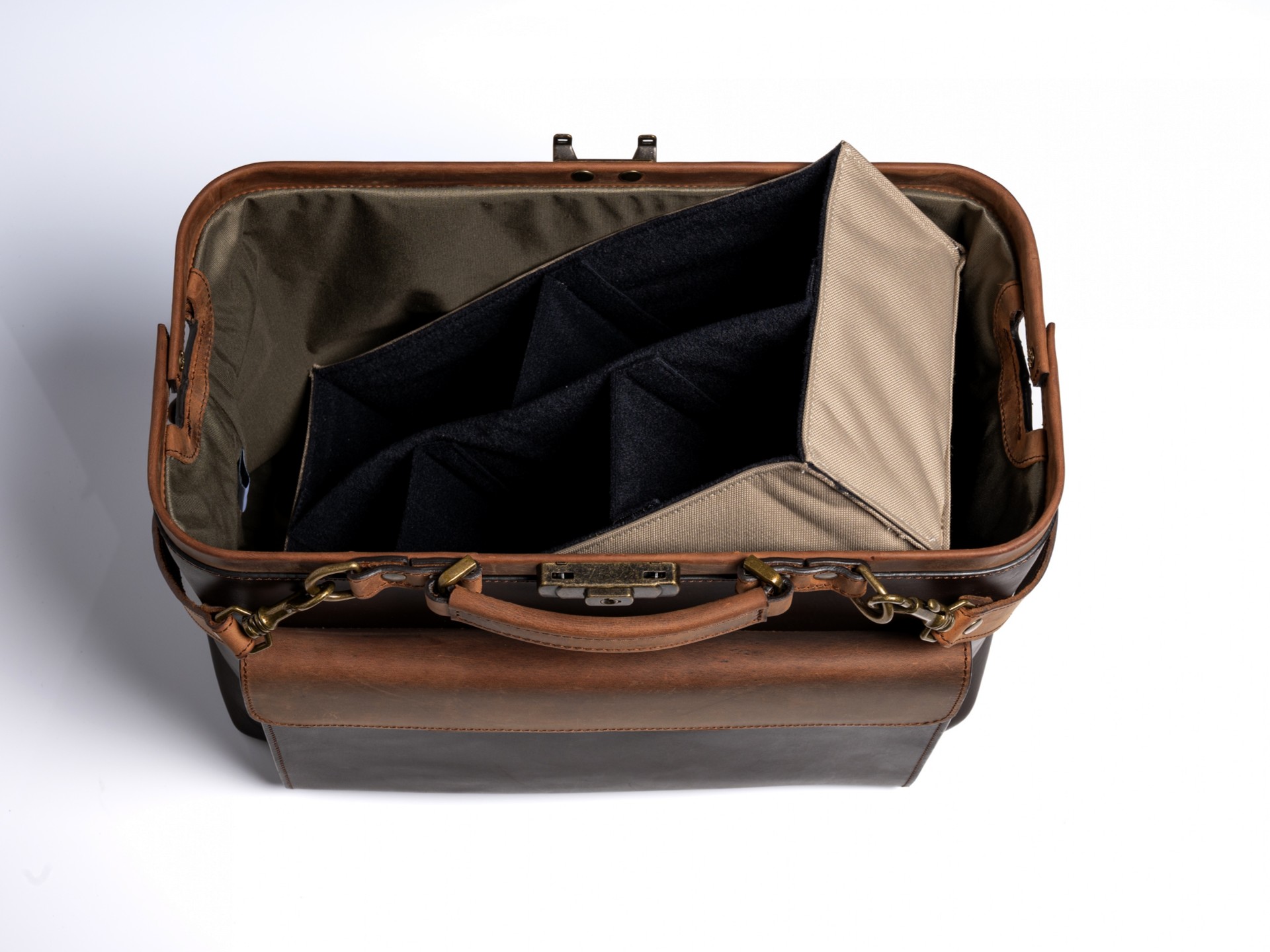 McFermoir Arzttasche A4 Wout 133014-73 Dark Brown mit Ranger – Bild 8