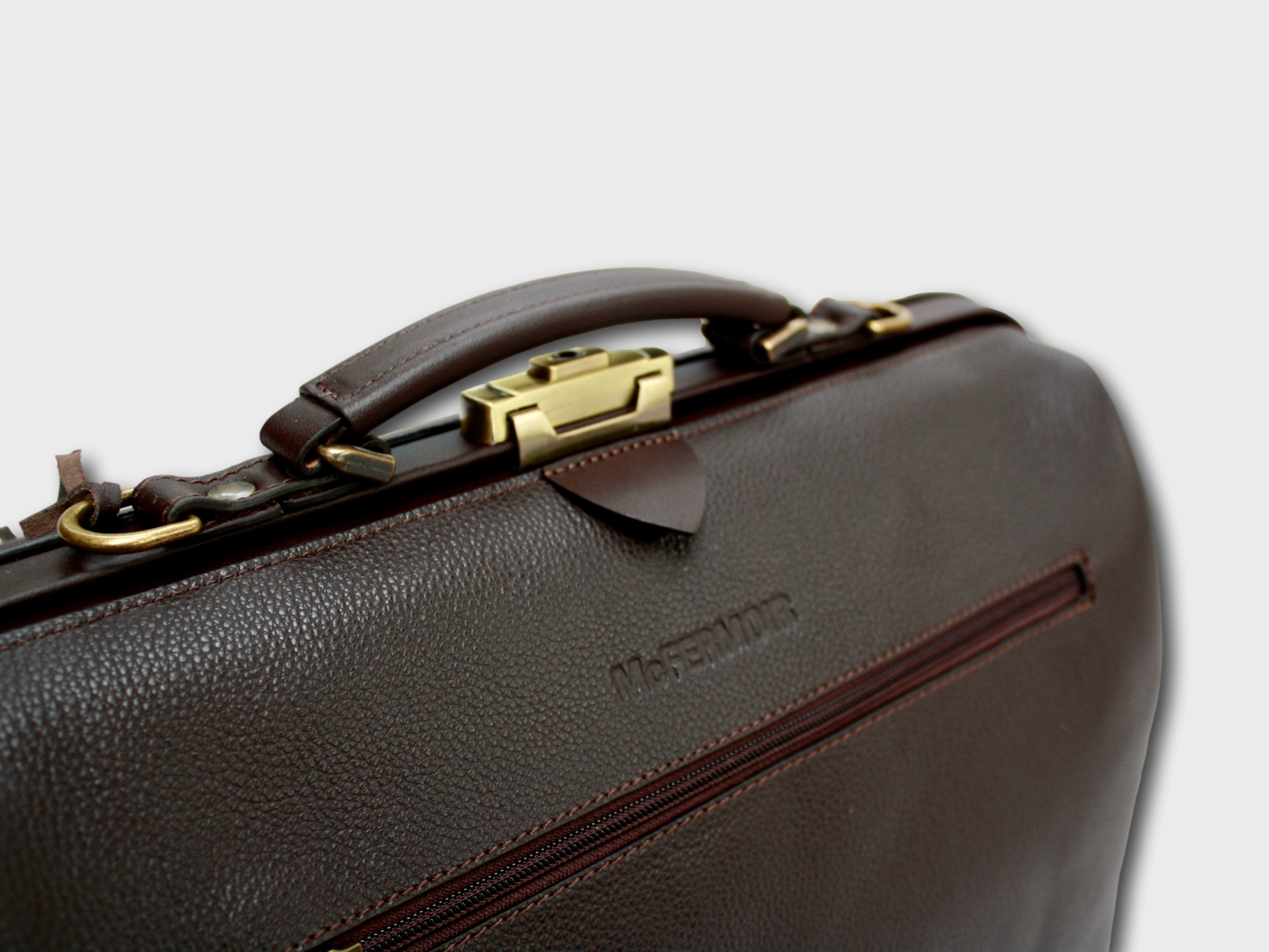 McFermoir Arzttasche A4 Fashion 3016 Dunkelbraun Genarbtes Glattes Leder – Bild 2