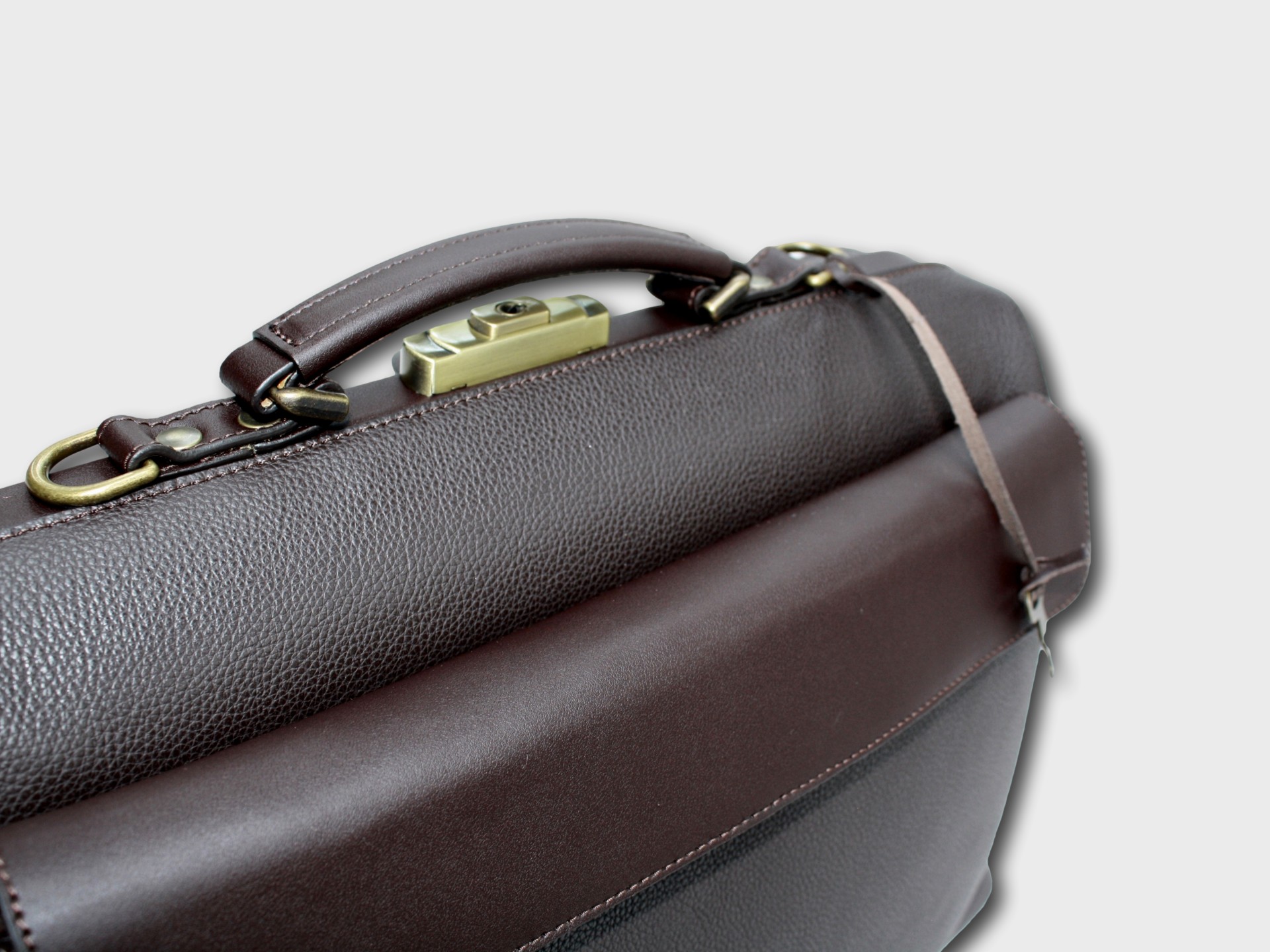 McFermoir Arzttasche A4 Fashion 3016 Dunkelbraun Genarbtes Glattes Leder – Bild 4